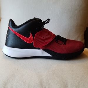 Nike Men's Kyrie Flytrap III Basketball shoes 11.5
